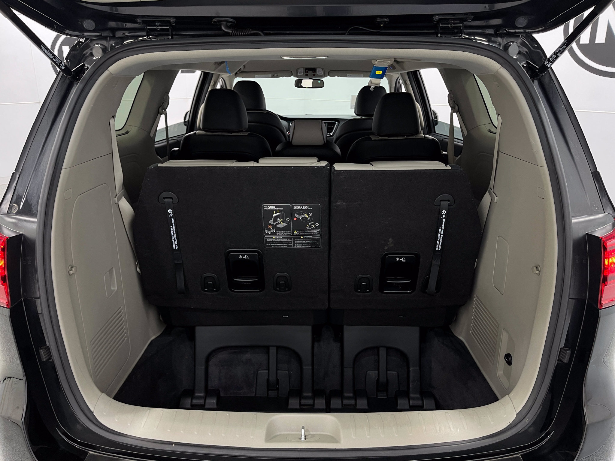 Used 2020 Kia Sedona EX FWD image 24