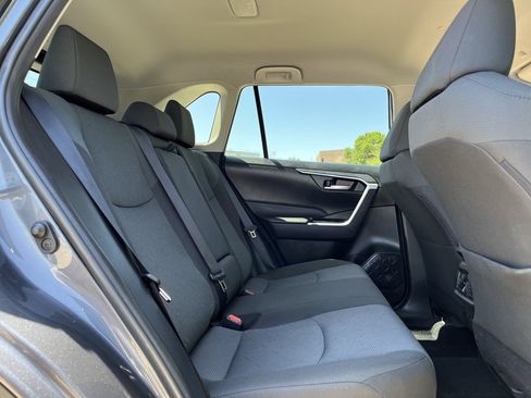 Used 2025 Toyota RAV4 XLE AWD/4WD image 26
