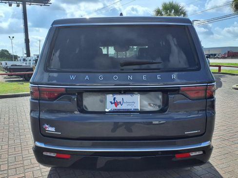 Used 2022 Jeep Wagoneer Series II w/ Convenience Group I AWD/4WD image 6