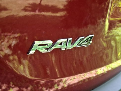 Used 2015 Toyota RAV4 LE AWD/4WD image 5