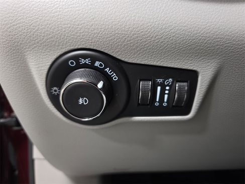 Used 2022 Jeep Compass Latitude w/ Convenience Group image 27