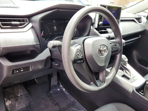 Certified 2025 Toyota RAV4 XLE AWD/4WD image 11