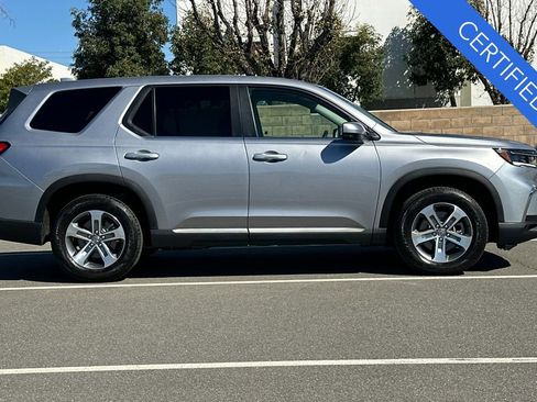 Used 2024 Honda Pilot EX-L image 3