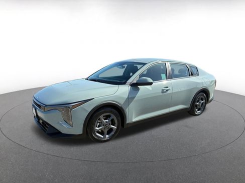 Used 2025 Kia K4 LXS image 4