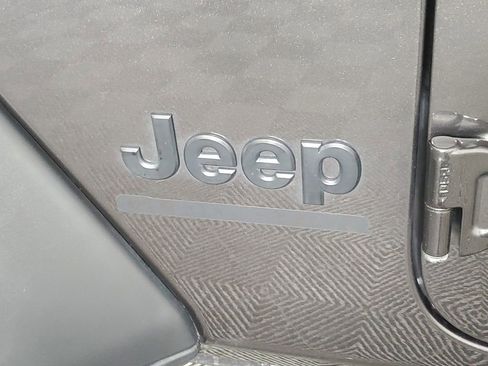 Used 2020 Jeep Gladiator Sport w/ Quick Order Package 24S image 10