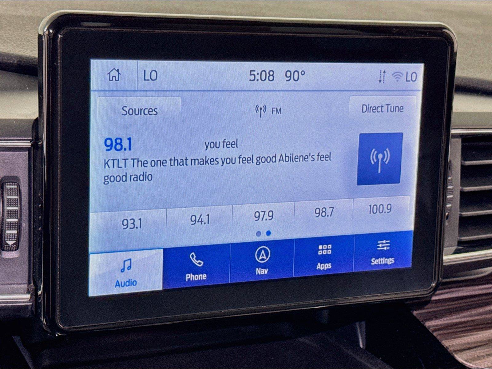 Used 2022 Ford Explorer Limited w/ Equipment Group 301A AWD/4WD image 13