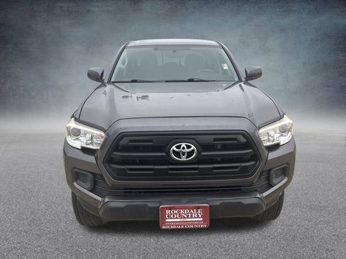 Used 2017 Toyota Tacoma SR5 image 9