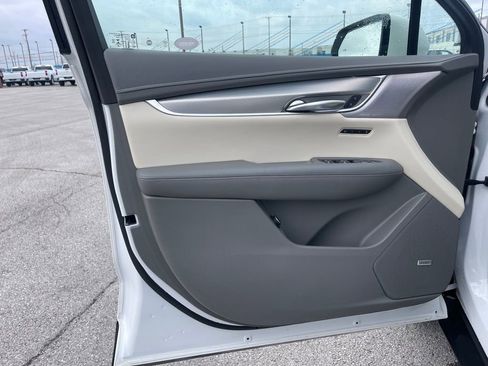 Used 2021 Cadillac XT5 Premium Luxury image 18