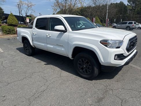 Used 2023 Toyota Tacoma SR5 w/ Technology Package image 7