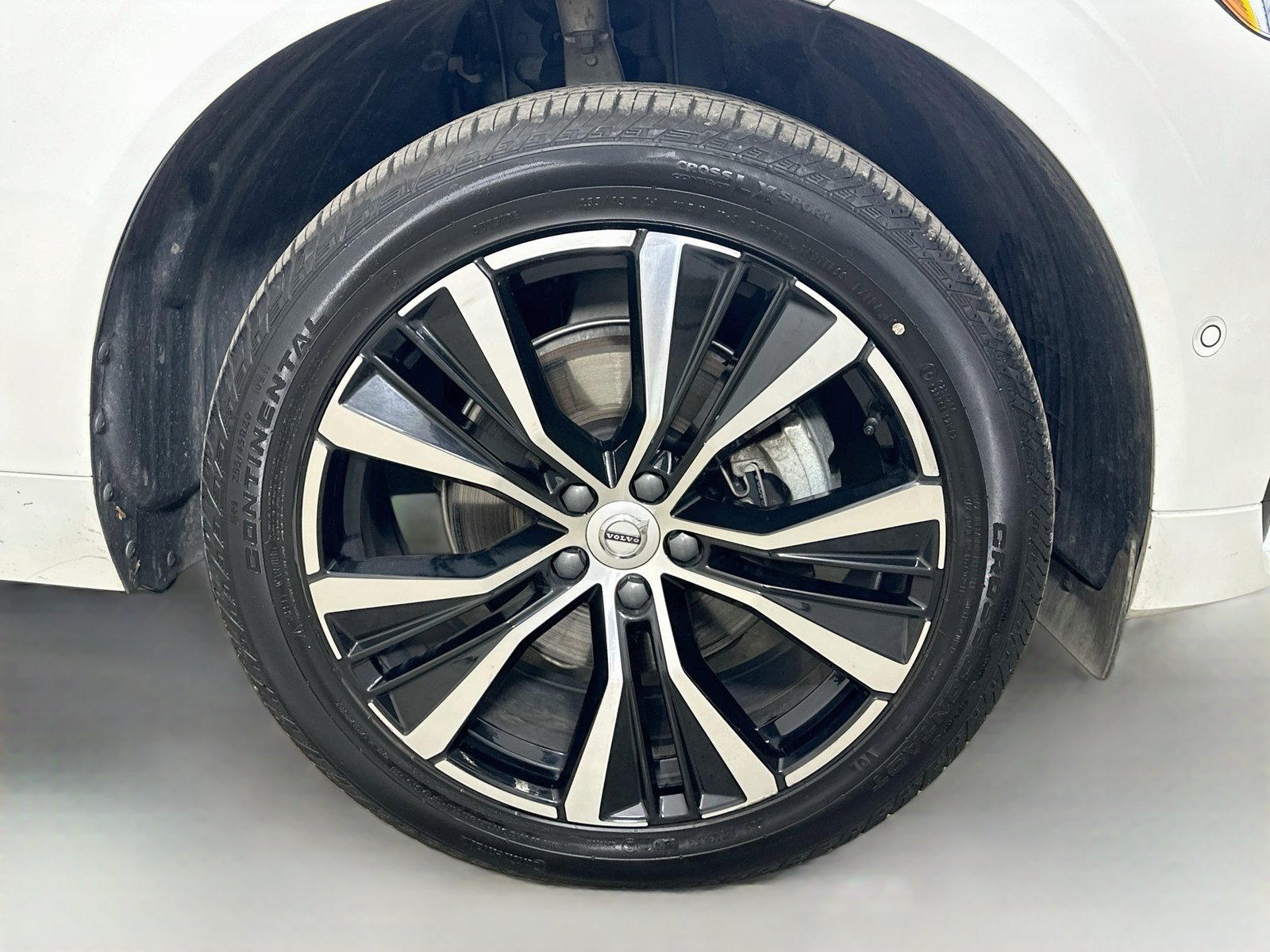 Certified 2024 Volvo XC60 B5 Plus w/ Climate Package AWD/4WD image 10