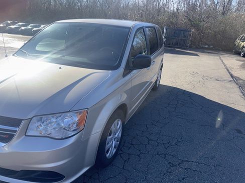 Used 2013 Dodge Grand Caravan SE image 3