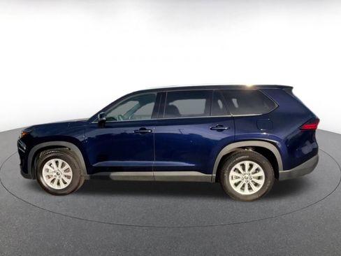 Used 2025 Toyota Grand Highlander LE image 9