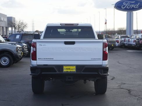 Used 2023 Chevrolet Silverado 2500 Custom w/ Custom Value Package image 7