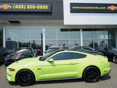 Used 2020 Ford Mustang GT Premium w/ Equipment Group 401A RWD image 2