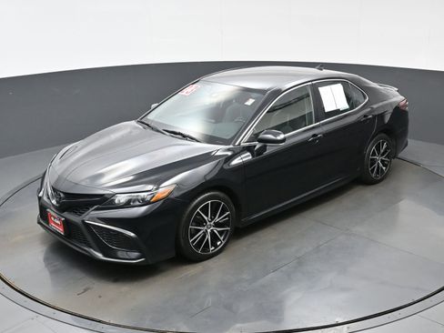 Used 2023 Toyota Camry SE FWD image 35