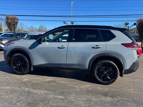 Used 2023 Nissan Rogue SV w/ SV Premium B Package image 1