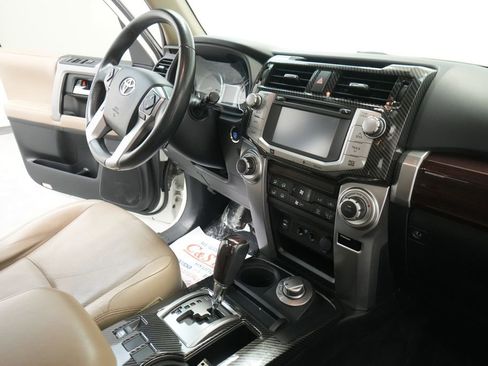 Used 2015 Toyota 4Runner Limited image 29
