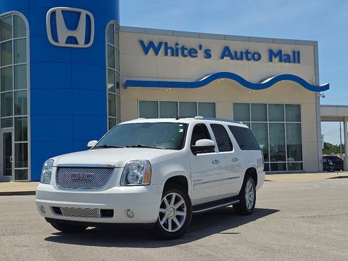 Used 2009 GMC Yukon XL Denali AWD/4WD image 1