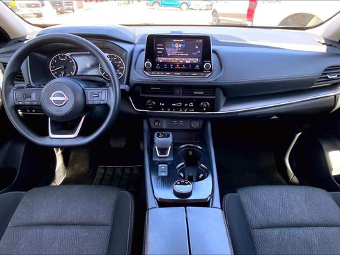 Used 2024 Nissan Rogue SV image 16