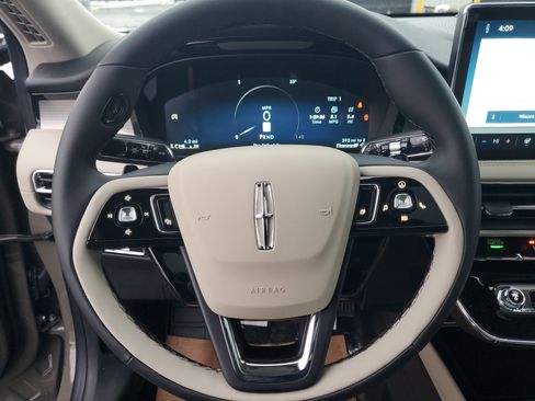 New 2026 Lincoln Corsair Premiere image 16