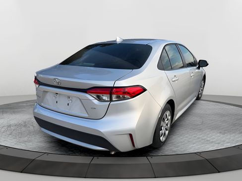 Used 2021 Toyota Corolla LE FWD image 11
