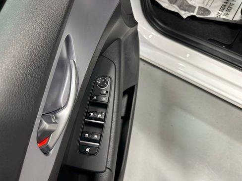 Used 2024 Kia Forte LXS image 9