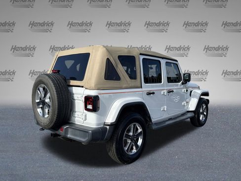 Used 2019 Jeep Wrangler Unlimited Sahara image 9