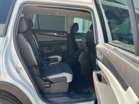 New 2026 Volkswagen Atlas Peak Edition AWD/4WD image 30