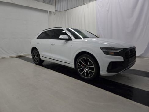 Used 2023 Audi Q8 Premium Plus w/ Premium Plus Package image 3