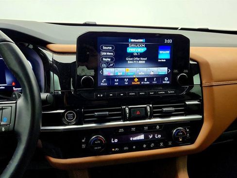 Used 2023 Nissan Pathfinder Platinum FWD image 16