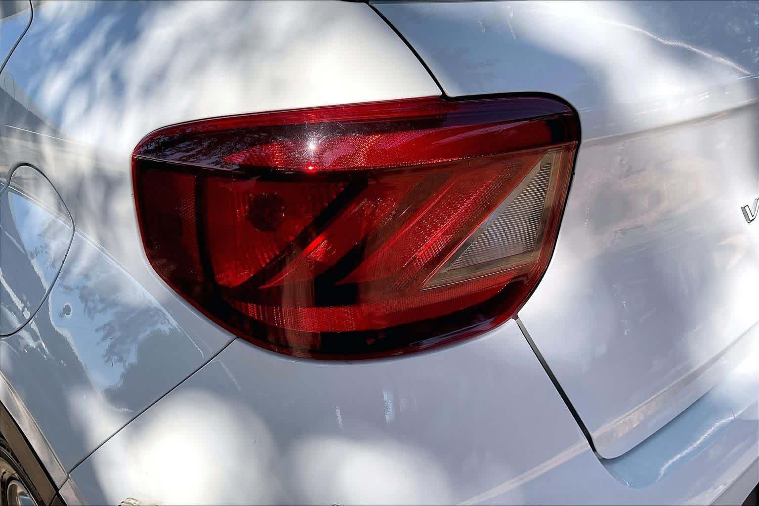 Used 2021 Hyundai Venue SE FWD image 28