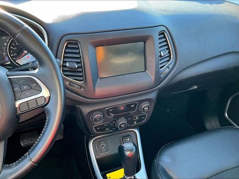 Used 2018 Jeep Compass Latitude w/ Popular Equipment Group image 9