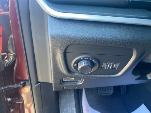 New 2025 Jeep Grand Cherokee Laredo w/ Luxury Tech Group I image 19