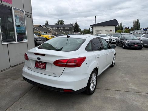 Used 2016 Ford Focus SE FWD image 7