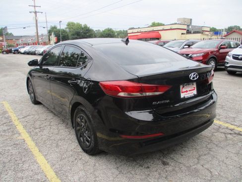 Used 2017 Hyundai Elantra SE w/ Cargo Package FWD image 2