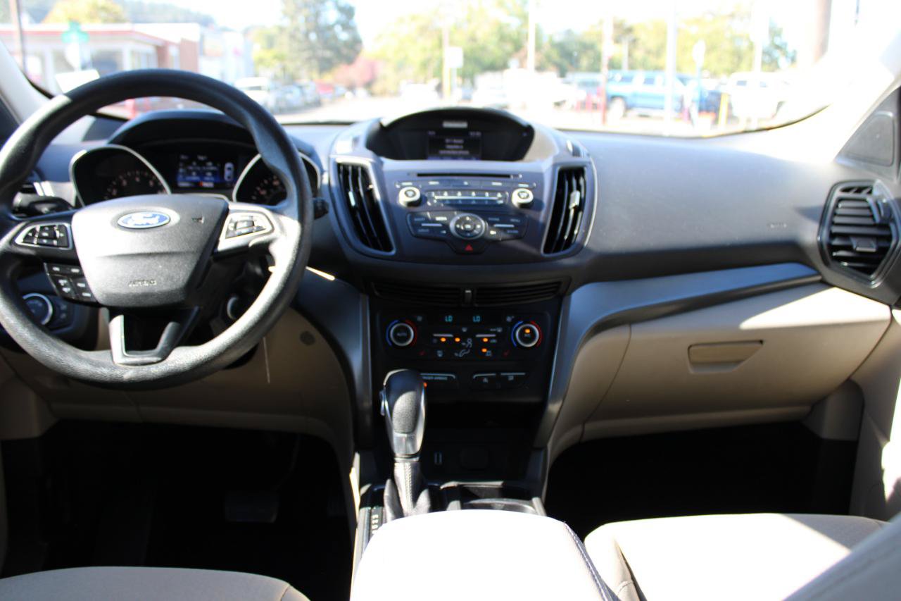 Used 2018 Ford Escape SE FWD image 8