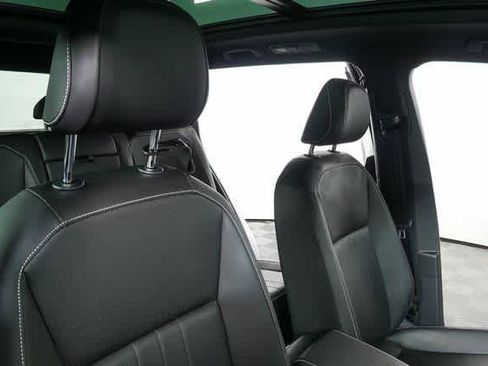 Certified 2023 Volkswagen Tiguan SE R-Line image 20