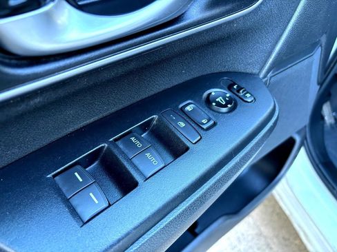 Used 2022 Honda CR-V EX-L image 40