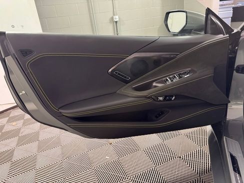 Used 2023 Chevrolet Corvette Stingray Premium Conv w/ Z51 Performance Package RWD image 15