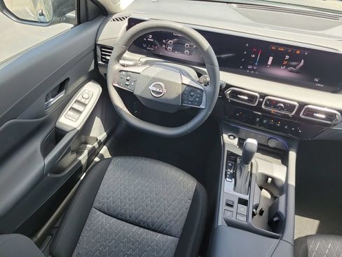 New 2026 Nissan Sentra SV w/ SV Convenience Package FWD image 18