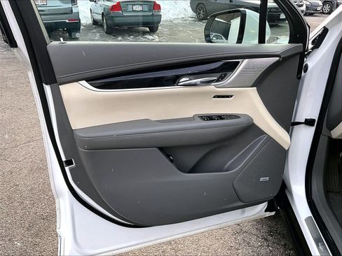 Used 2023 Cadillac XT6 Premium Luxury w/ Technology Package image 9