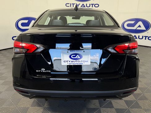 Used 2020 Nissan Versa SV image 5