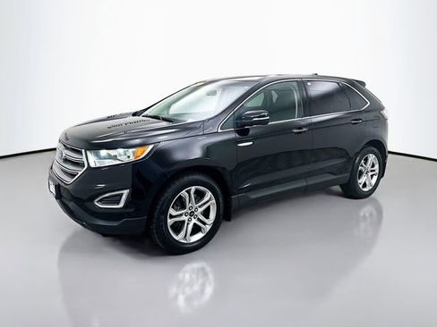 Used 2018 Ford Edge Titanium image 3