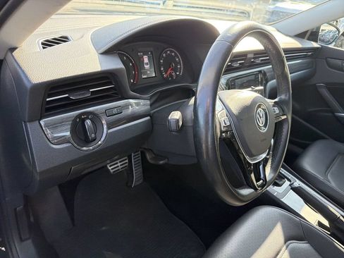 Used 2020 Volkswagen Passat 2.0T R-Line FWD image 20
