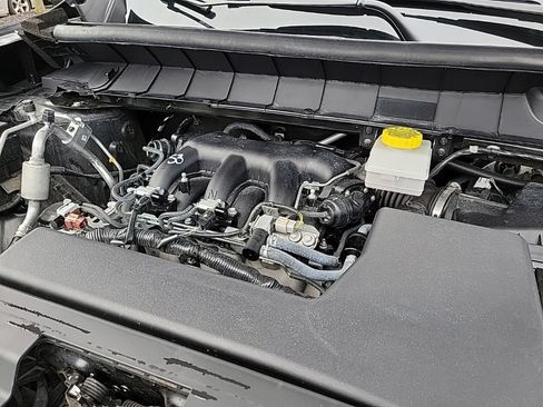 Used 2025 Nissan Pathfinder SL AWD/4WD image 32
