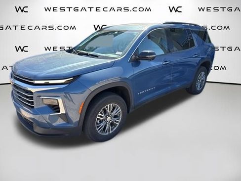 Used 2024 Chevrolet Traverse LT FWD image 1