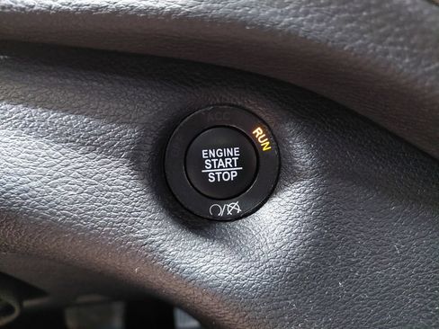 Used 2019 Jeep Cherokee Limited AWD/4WD image 33