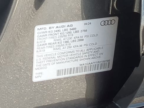 Used 2024 Audi Q5 2.0T Premium w/ Summer of Audi Package AWD/4WD image 37