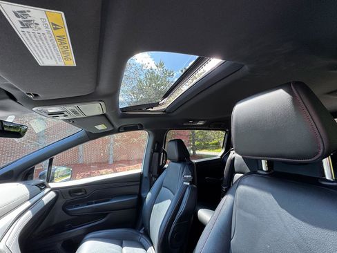 Used 2025 Honda Odyssey Sport-L image 8