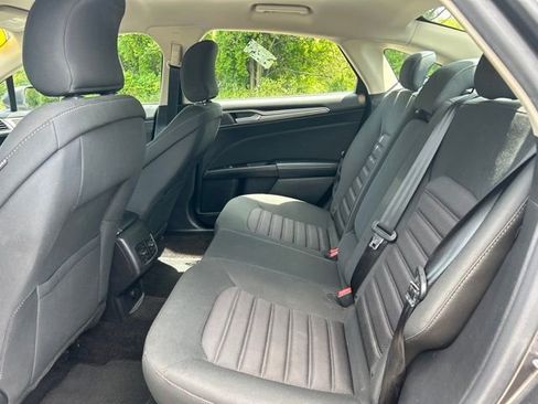 Used 2017 Ford Fusion SE w/ Fusion SE Technology Package FWD image 21